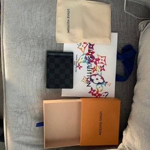 Louis Vuitton pince wallet
